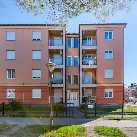 Kaja In Center Apartment